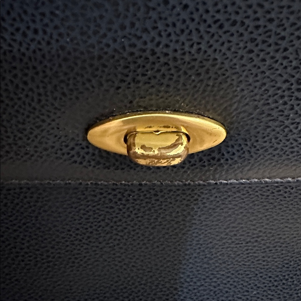 Vintage coach Madison Elegant navy pebbled Leather Handbag - Picture 8 of 10